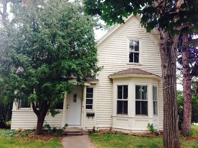 1st image of 428 5th Ave S