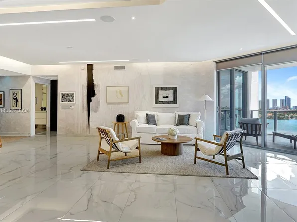 (undisclosed Address), North Miami Beach, FL 33160