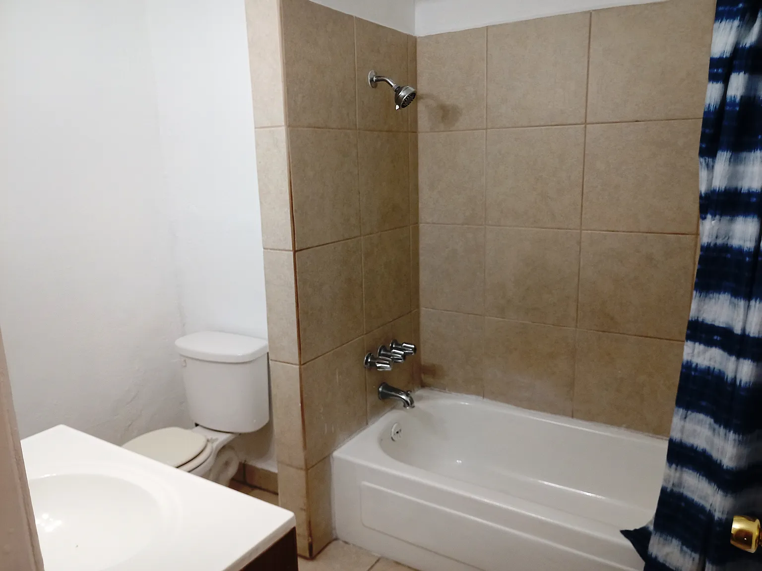 5 bed, 1485 sqft, $2,490 — Photo 4