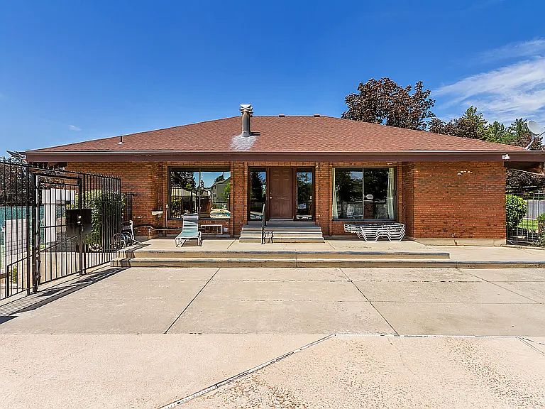 1st image of 1184 E Cottonwood Hills Dr #1184