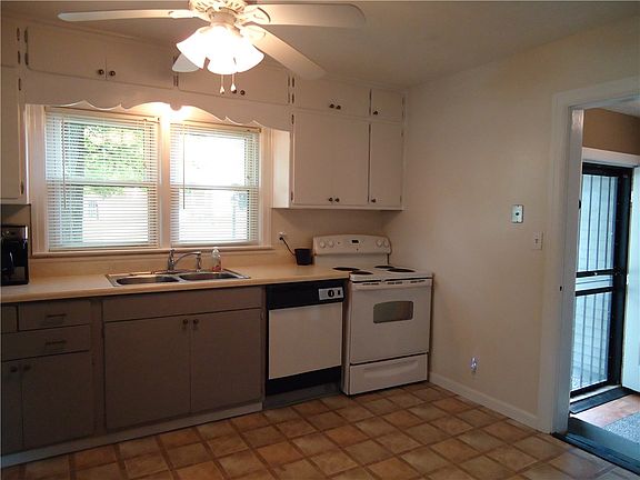 4th image of 497 Gibbs St