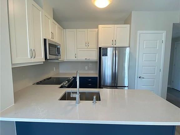 5th image of 95 Dundas St W #105