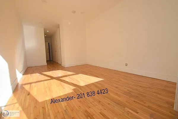 Rented by Metropolitan Property Group | media 27