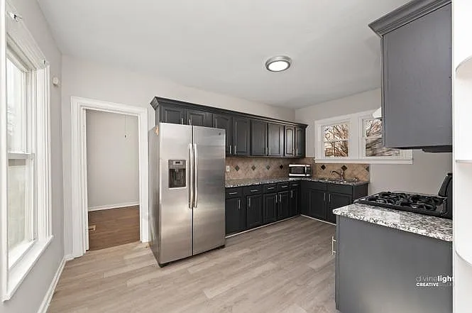 742 E Downer Pl — Photo 11