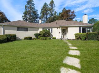 5 Claridge Dr, Worcester, MA 01602