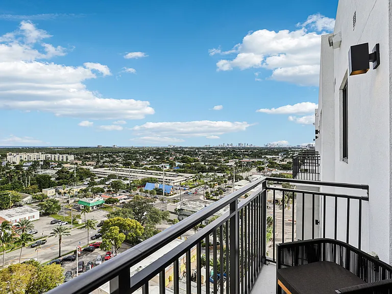 101 Dania Beach — Photo 90