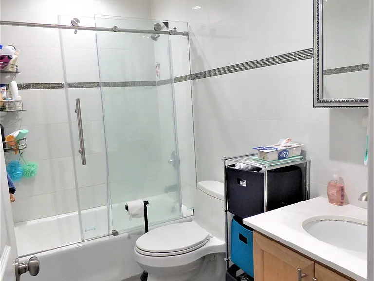 218 E 14th St #5R — Photo 5