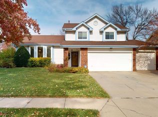 15376 Nicholas St, Omaha, NE 68154