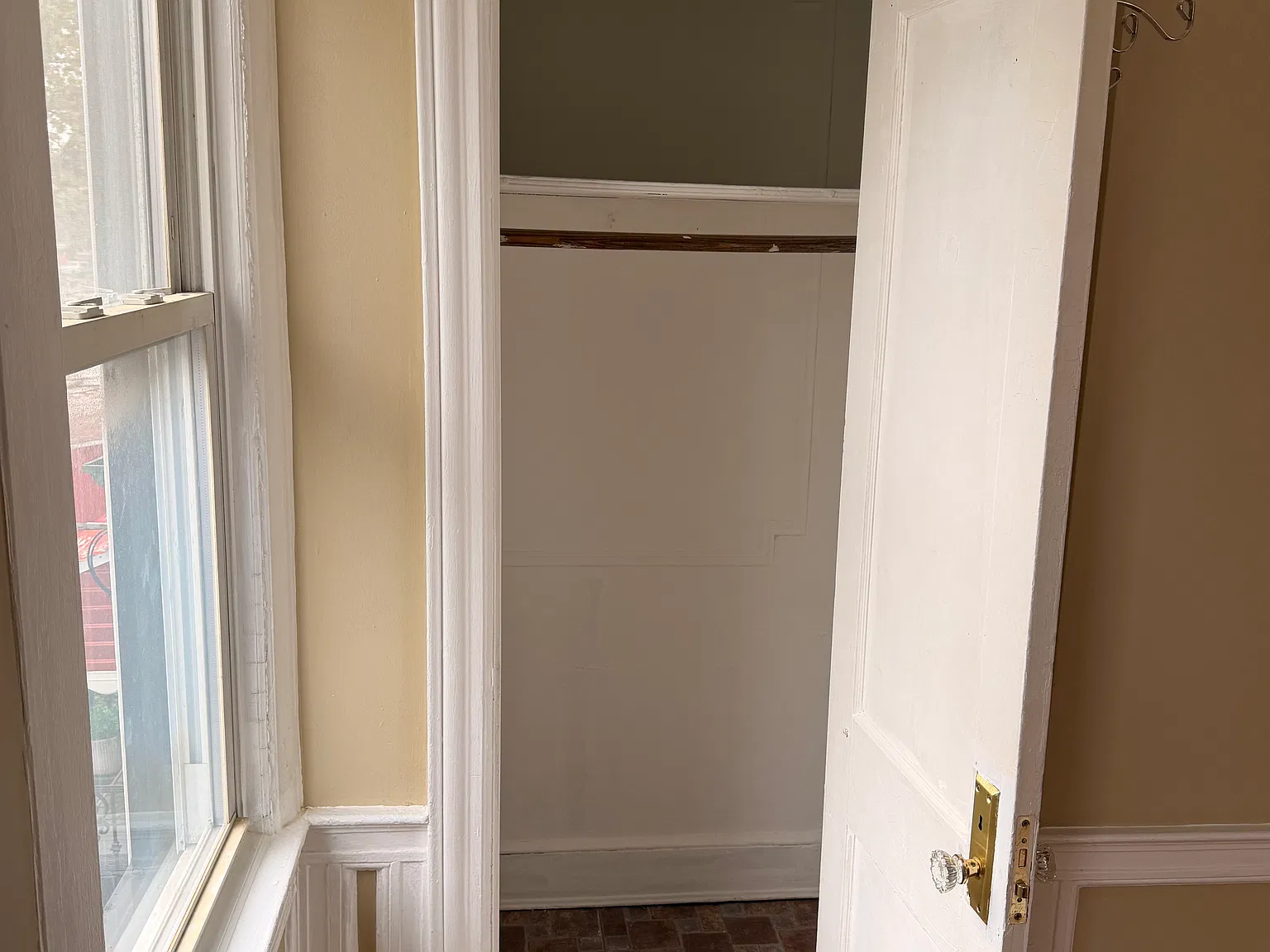 3 bed, 2600 sqft, $3,600 — Photo 2