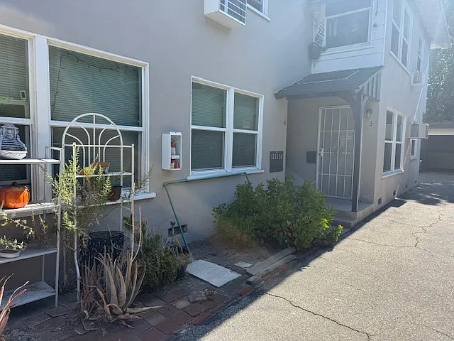 2 bed, $2,195 — Photo 2