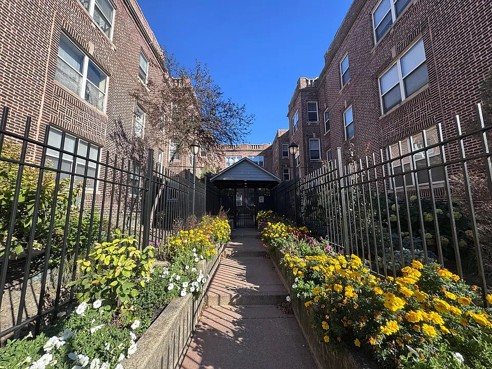 4927-33 N Kedzie Ave