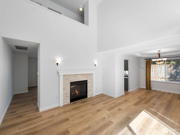19312 76th Place NE, Kenmore, WA 98028