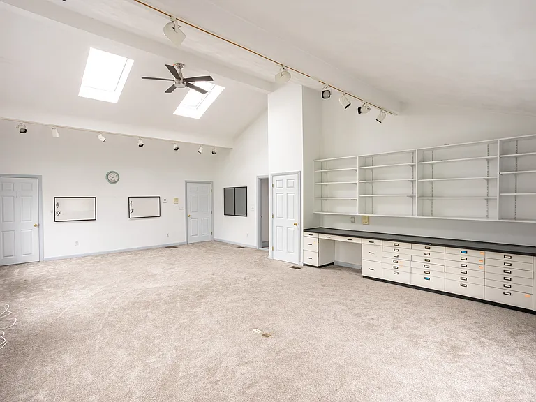 16 Westwood Rd — Photo 10