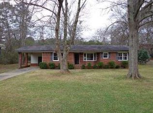 413 Strawberry Ln SE, Lindale, GA 30147