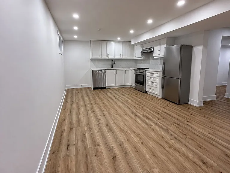 29 Charnwood Pl #BASEMENT — Photo 1
