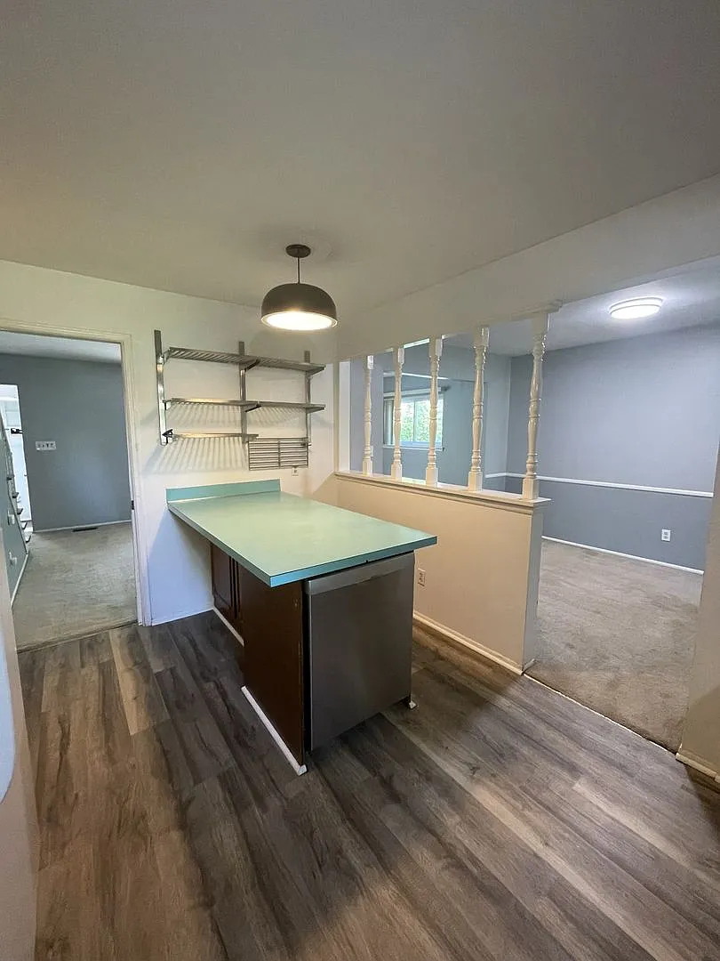  Flexible Lease Terms & Move-in Date Colonial Home with Spacious Backyard, 2-Car Garage, & Centra... — Photo 4