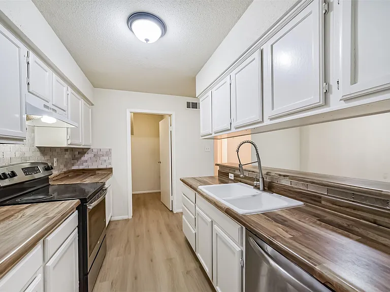 5917 Fairdale Ln #10 — Photo 21