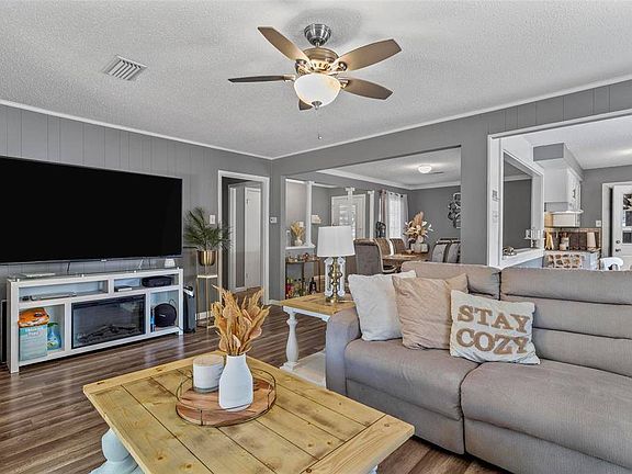 4th image of 210 Goerte Dr
