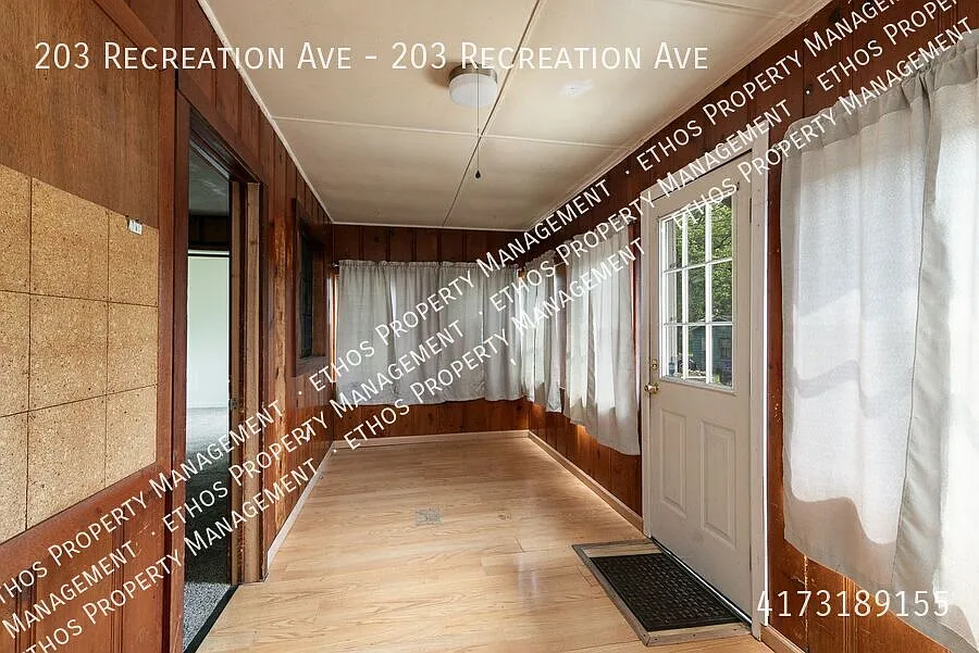 203 Recreation Ave — Photo 3