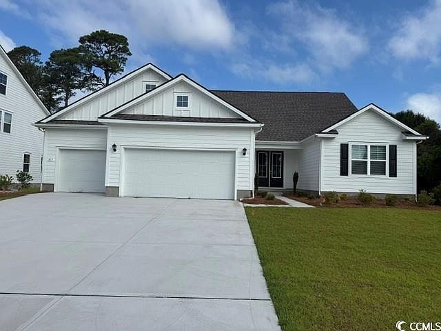 1st image of 817 Belle Dr.