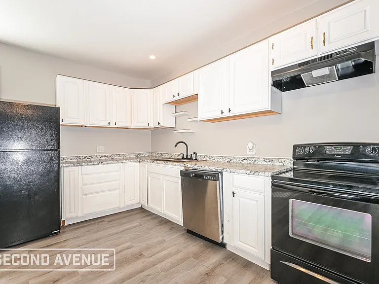 308 Lea St — Photo 10