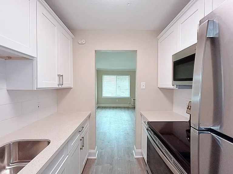 314 West Dr — Photo 9