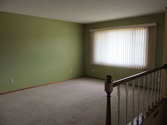 5th image of 1016 W Campus Dr