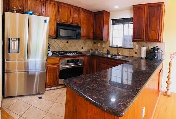5th image of 1810 Park Vista Cir
