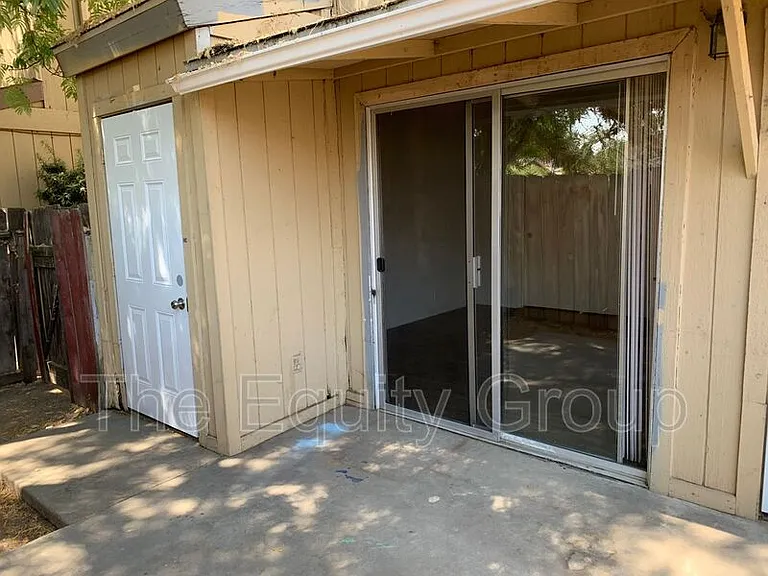3912 W Meadow Ave — Photo 20