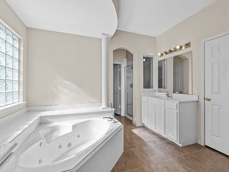 1111 Blue Leaf Dr — Photo 34