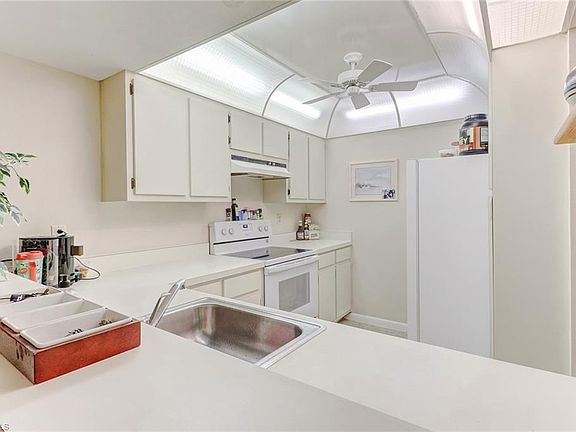 3rd image of 14831 Summerlin Woods Dr Unit 7