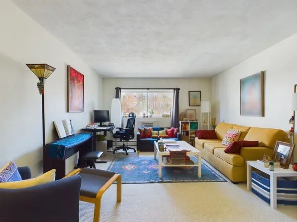 18 Glencoe St APT 36, Brighton, MA 02135