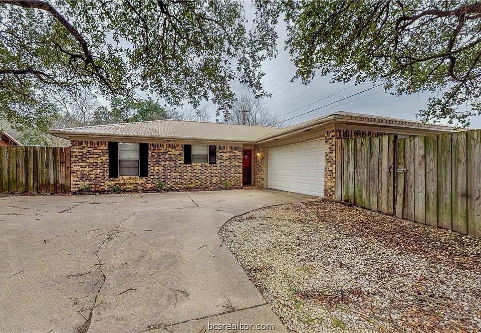 1st image of 1407 Holleman Dr