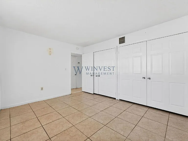 Presidential View Apartments — Photo 35