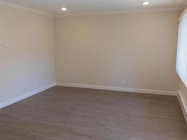 525 Walnut St — Photo 2