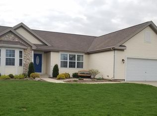 1653 Hunters Ln, Grafton, WI 53024