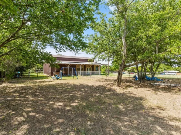 2000 Tepar Ln, Cleburne, TX 76031