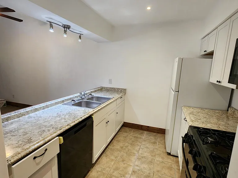 Brand new kitchen with all new appliances