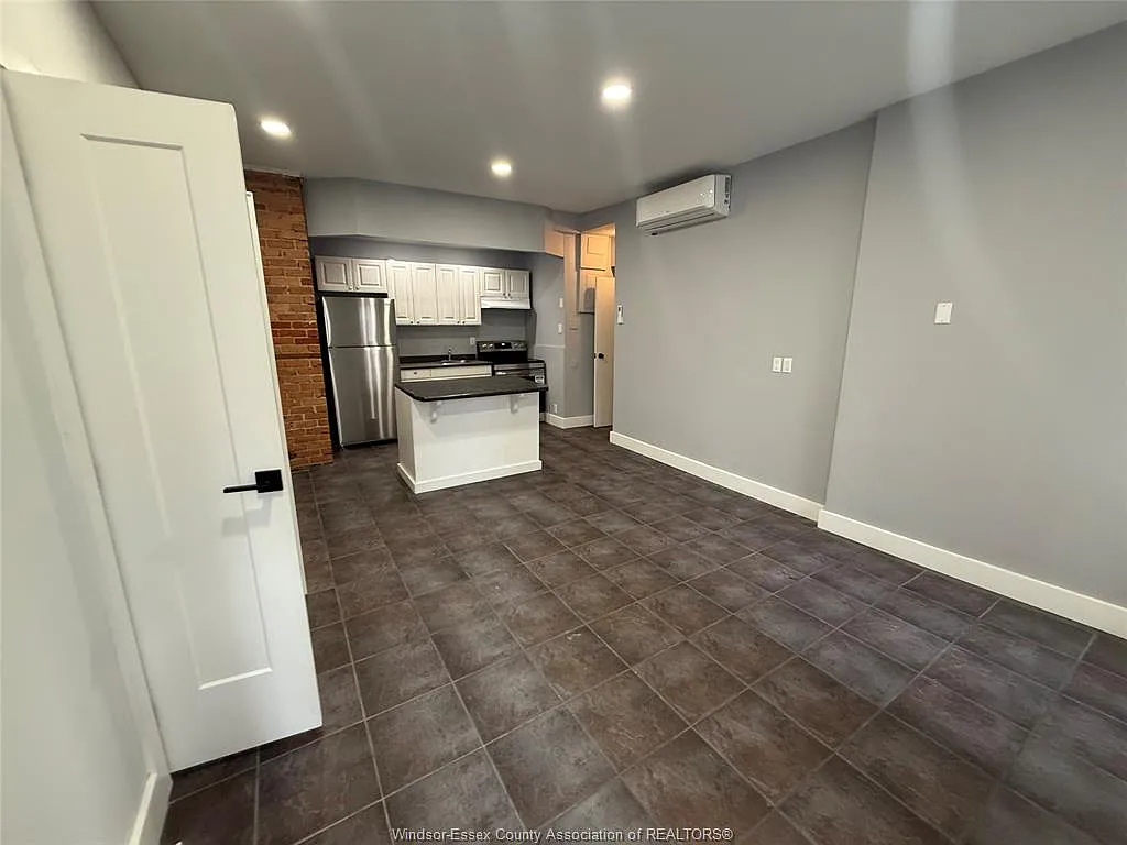 2 bed, $1,650 — Photo 1