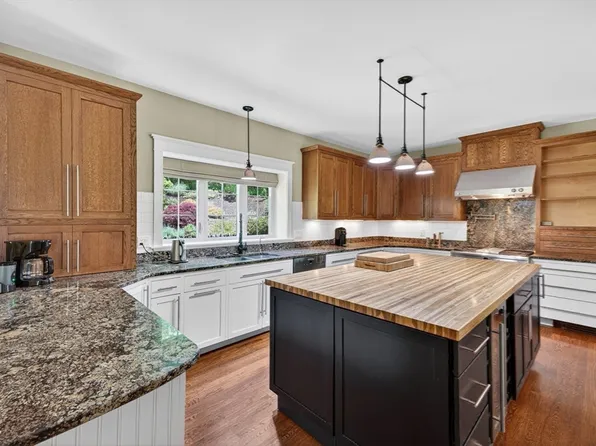 3 Archelaus Hill Rd, West Newbury, MA 01985