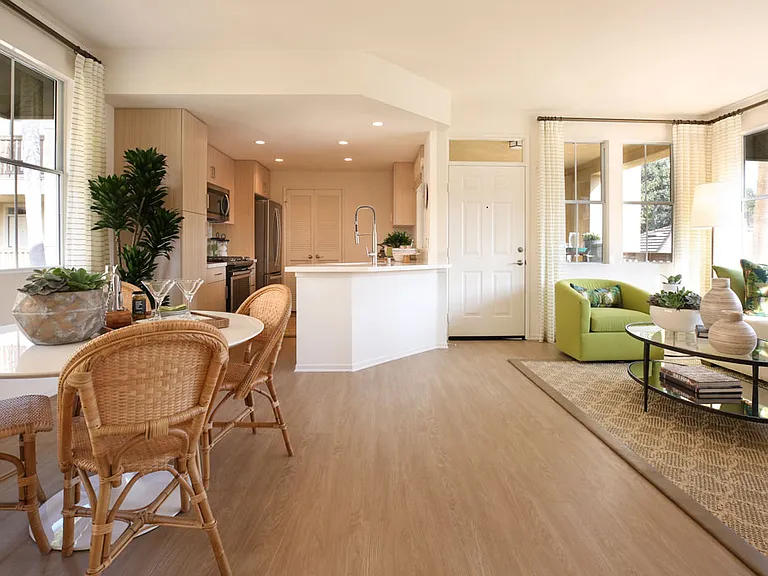Baypointe Apartment Homes — Photo 1
