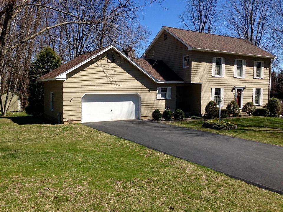 1st image of 18 Edgewood Dr