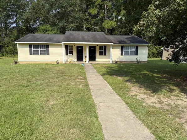 2632A 7th St S #E, Moultrie, GA 31768