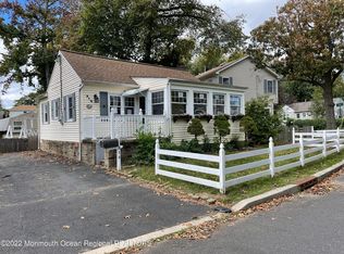 916 Woodmere Dr, Keyport, NJ 07735
