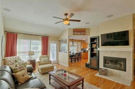 3rd image of 5605 W 151st Ter