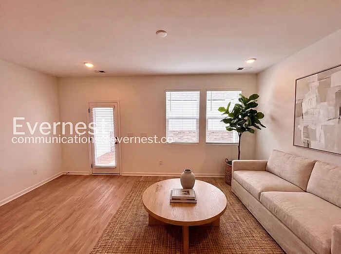 4 bed, 3.0 bath, 1754 sqft, $2,595 — Photo 2