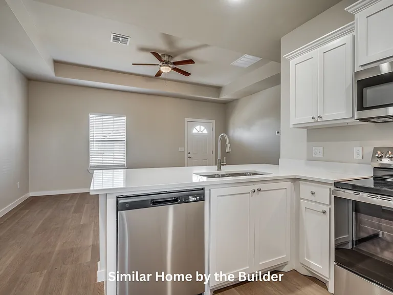 121 Sterling Dr — Photo 9