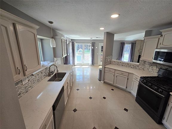5th image of 6992 Ivy Pointe Row