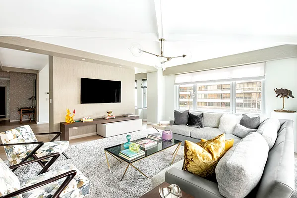 Sold by Compass | media 22