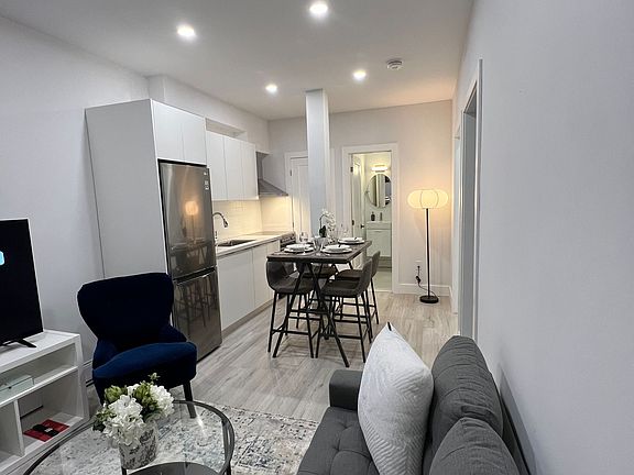 4th image of 16 Minto St Basement B